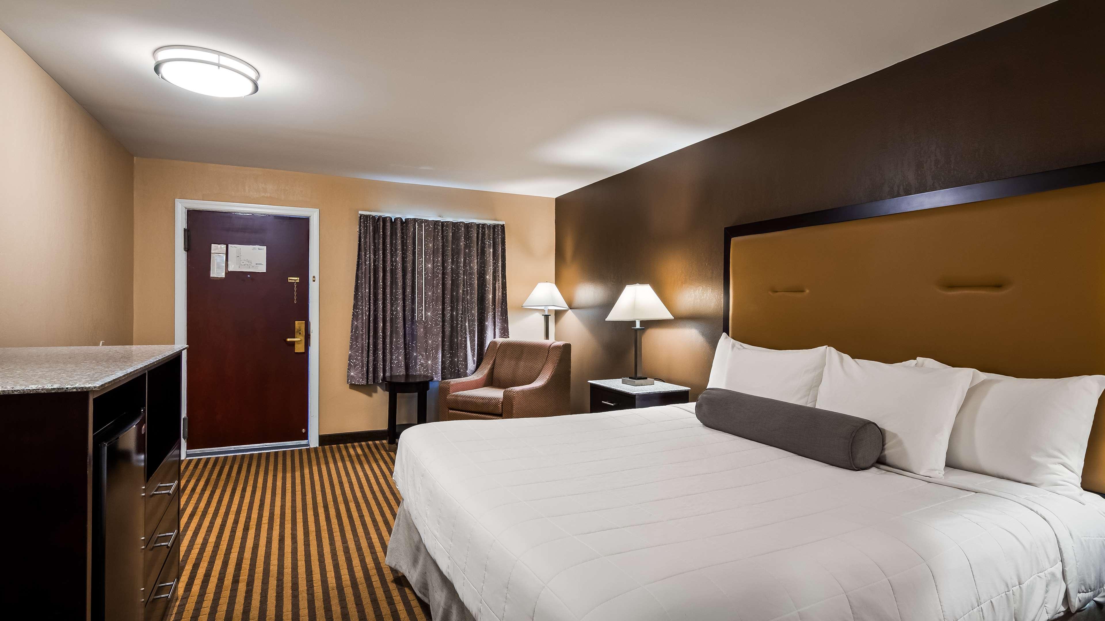 ชัวร์สเตย์ พลัส โฮเต็ล บาย เบสต์เวสเทิร์น เบลมาร์ Hotel เบลล์มาร์ ภายนอก รูปภาพ