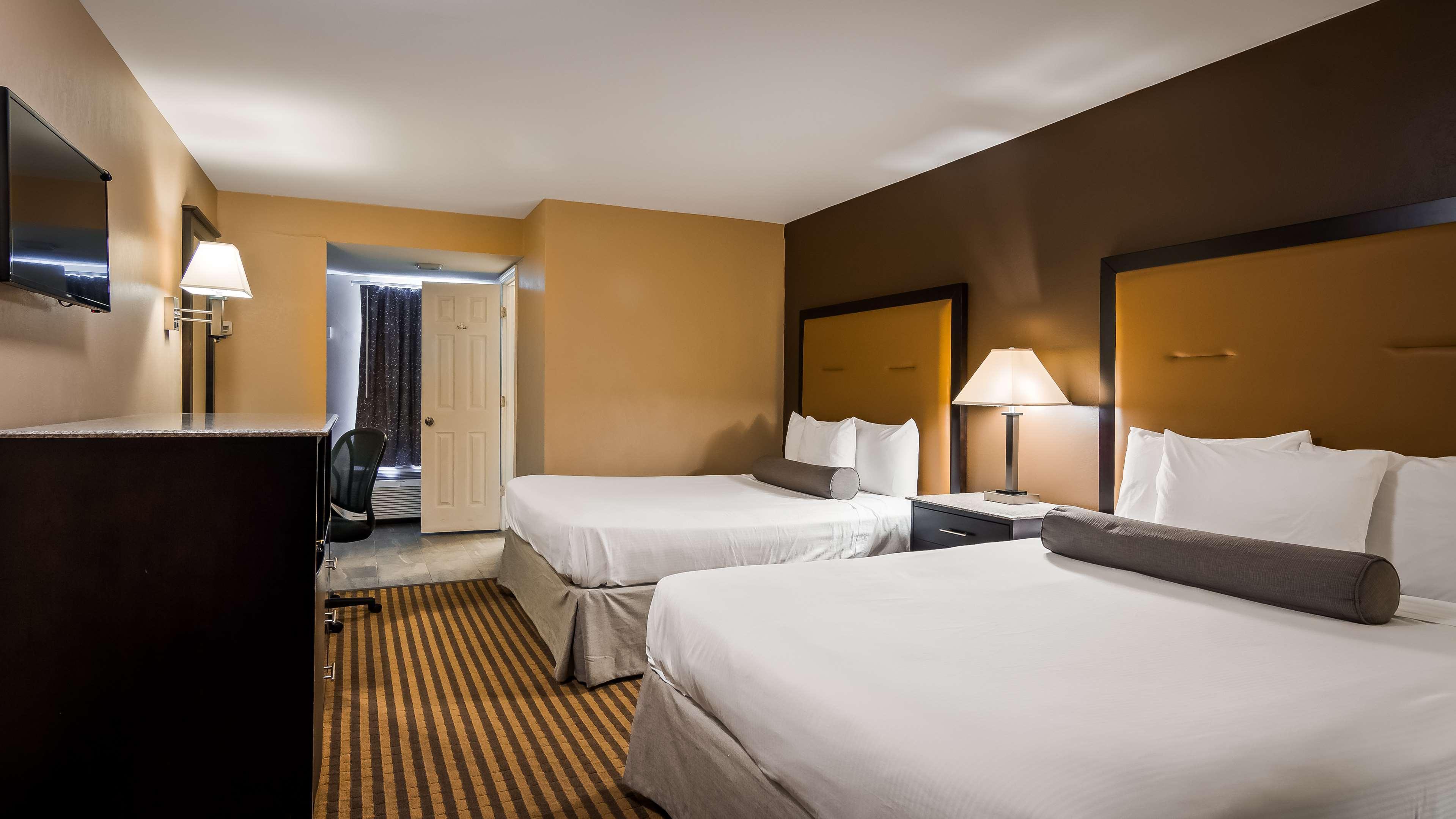 ชัวร์สเตย์ พลัส โฮเต็ล บาย เบสต์เวสเทิร์น เบลมาร์ Hotel เบลล์มาร์ ภายนอก รูปภาพ